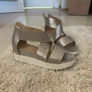 Steve Madden silver wedges